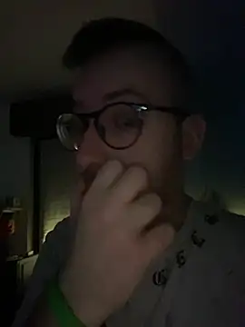 Snapshot of io1Elian chatting on 13, 4, 2026 io1Elian online show from 13, 4, 2026