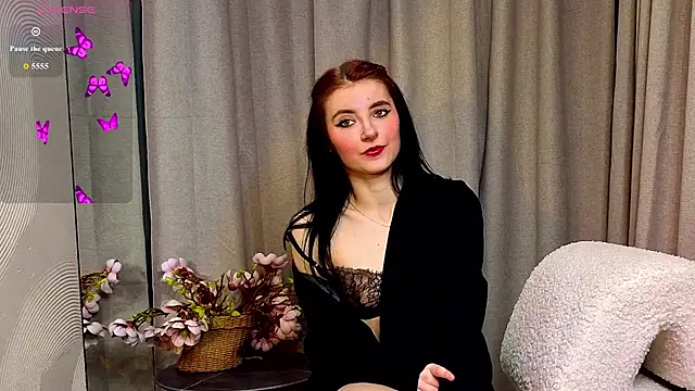 NicoleLuxe online show from 24, 2, 2026