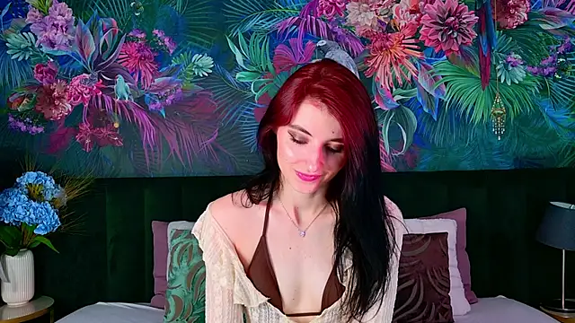 NicoleLuxe online show from 10, 7, 2026