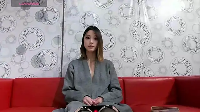 erinaka123 online show from 5, 4, 2026