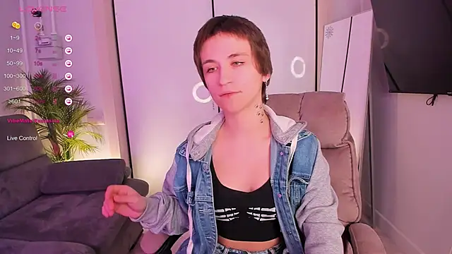 Snapshot of AutumnWhisper chatting on 3, 2, 2026 AutumnWhisper online show from 3, 2, 2026