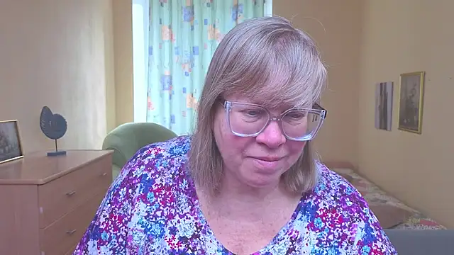 Snapshot of Emma_Eclipsee chatting on 6, 2, 2026 Emma Eclipsee online show from 6, 2, 2026