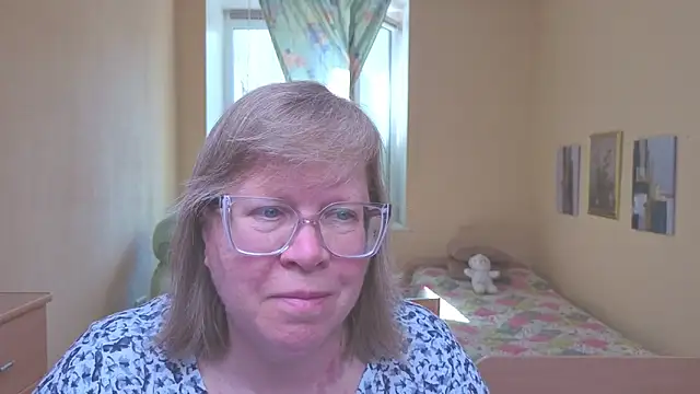 Emma Eclipsee online show from 9, 5, 2026