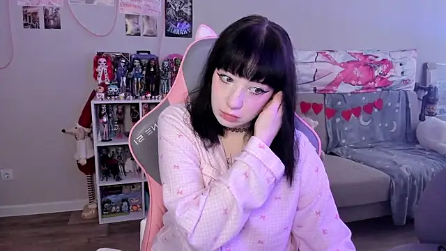 MollysLand online show from 24, 2, 2026