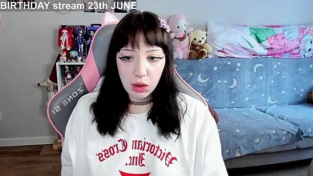 Snapshot of MollysLand chatting on 16, 6, 2026 MollysLand online show from 16, 6, 2026