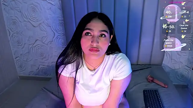 Lya dubois  online show from 14, 4, 2026