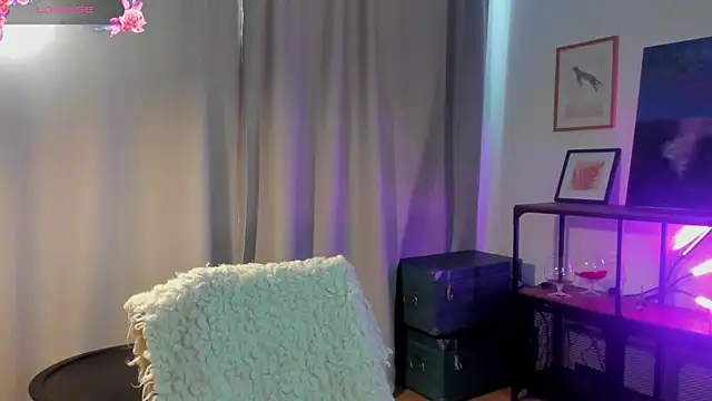 Snapshot of SimonaKaroly chatting on 7, 2, 2026 SimonaKaroly online show from 7, 2, 2026