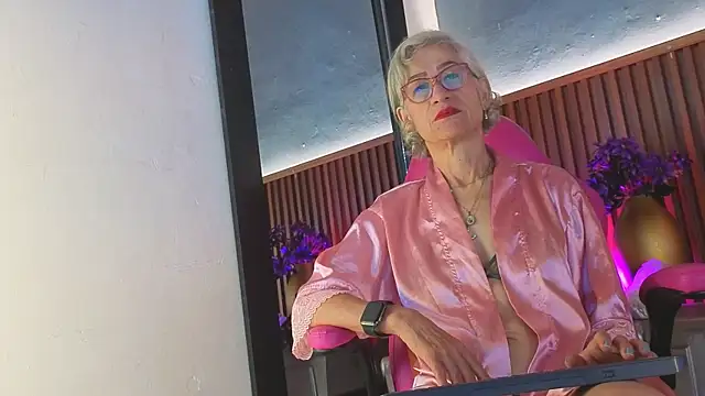 Snapshot of miss_monserrate01 chatting on 18, 4, 2026 miss monserrate01 online show from 18, 4, 2026