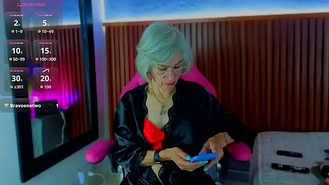 Snapshot of miss_monserrate01 chatting on 2, 5, 2026 miss monserrate01 online show from 2, 5, 2026