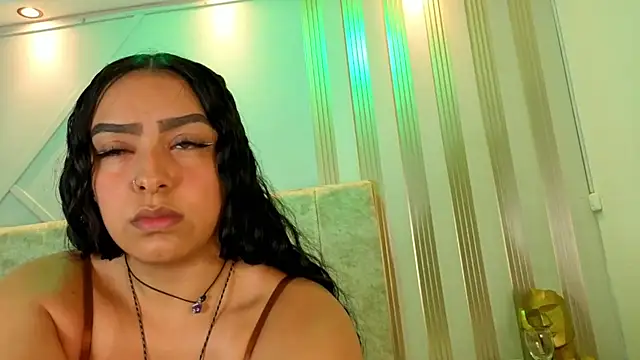 nina glow online show from 30, 4, 2026