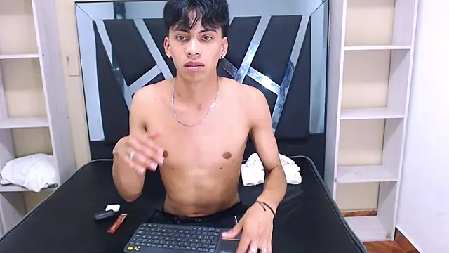 sebas twink7 online show from 8, 2, 2026