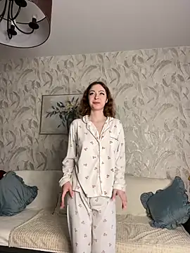 LynaFrost online show from 18, 5, 2026