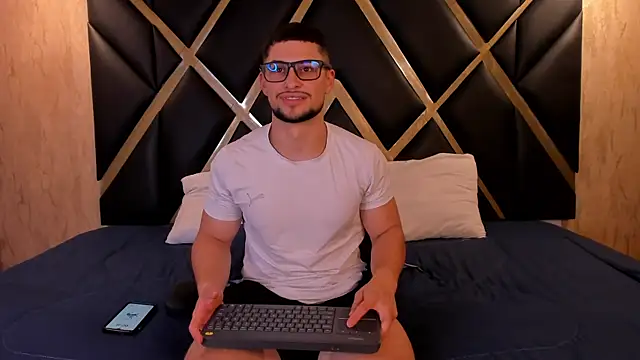 valenssio moretti online show from 20, 3, 2026