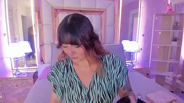 Goldentemptation  online show from 2, 7, 2026