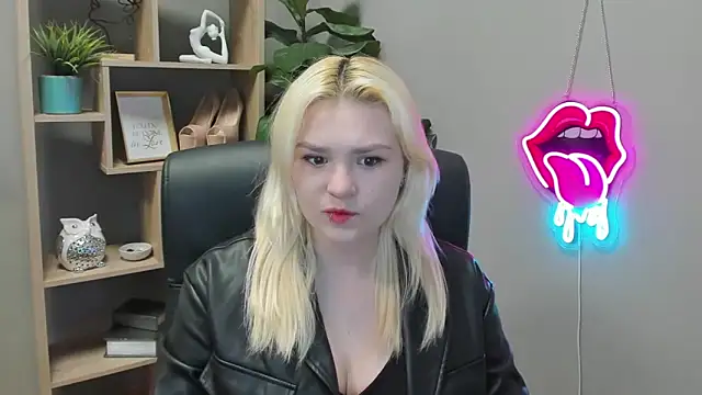 SweetLilyxo online show from 7, 4, 2026