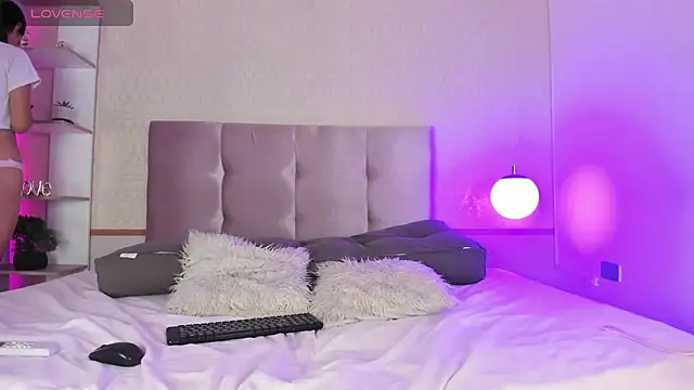 Snapshot of Sweet_Angelinee chatting on 4, 3, 2026 Sweet Angelinee online show from 4, 3, 2026