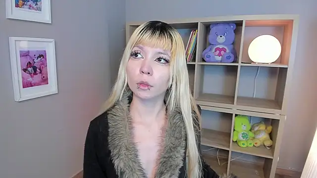 Laukyubey1 online show from 16, 4, 2026