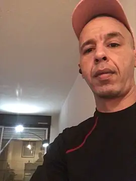 Snapshot of creativeX chatting on 9, 2, 2026 creativeX online show from 9, 2, 2026