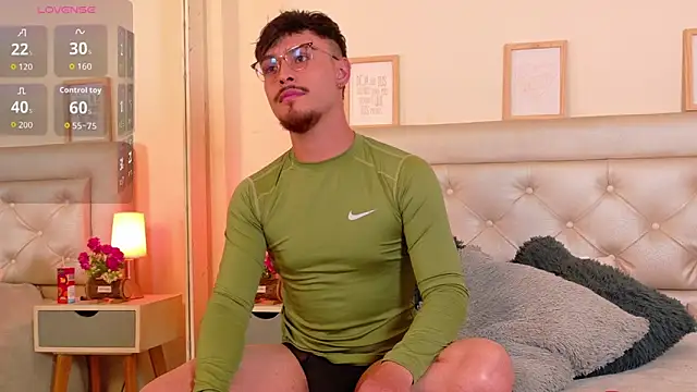 Snapshot of Aiden_Gray chatting on 21, 2, 2026 Aiden Gray online show from 21, 2, 2026