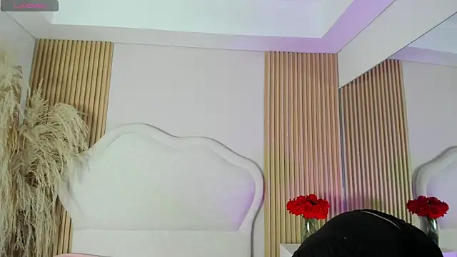 rebeca taylor online show from 5, 3, 2026