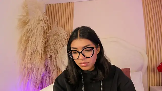 rebeca taylor online show from 18, 4, 2026