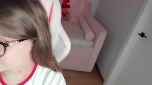 Snapshot of ChloeHalses chatting on 17, 2, 2026 ChloeHalses online show from 17, 2, 2026