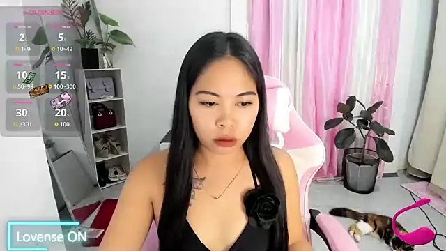 Snapshot of Ursweetyshaine chatting on 24, 5, 2026 Ursweetyshaine online show from 24, 5, 2026