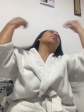 Emma Sanz   online show from 17, 3, 2026