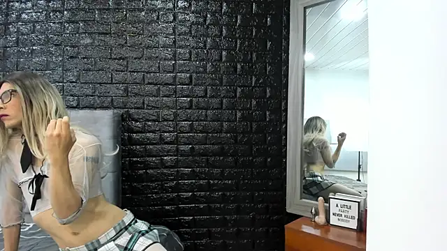 Snapshot of Calopezreal_ chatting on 23, 2, 2026 Calopezreal online show from 23, 2, 2026