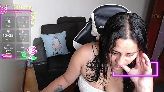 MeliisaRobers online show from 5, 4, 2026