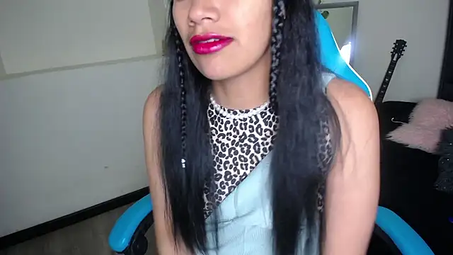 Snapshot of Julieta_Parker chatting on 18, 3, 2026 Julieta Parker online show from 18, 3, 2026