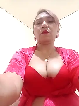 Snapshot of dannamomcerratt chatting on 4, 4, 2026 dannamomcerratt online show from 4, 4, 2026