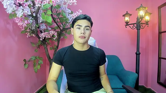 FemNoa online show from 8, 2, 2026