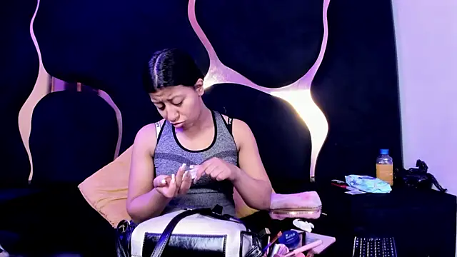 Vaneline2 online show from 2, 6, 2026