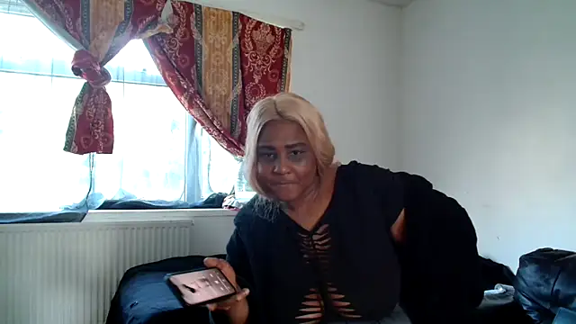 Snapshot of CurvySashia chatting on 24, 2, 2026 CurvySashia online show from 24, 2, 2026