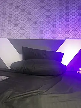 Mia rivers   online show from 28, 3, 2026