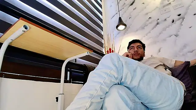 Snapshot of Max_Hornye chatting on 21, 2, 2026 Max Hornye online show from 21, 2, 2026