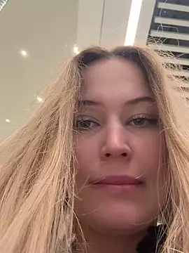 Snapshot of blonde_exe chatting on 13, 2, 2026 blonde exe online show from 13, 2, 2026