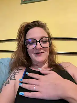 ViviLuu online show from 10, 4, 2026