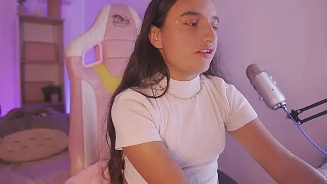  emily jonexs online show from 10, 6, 2026