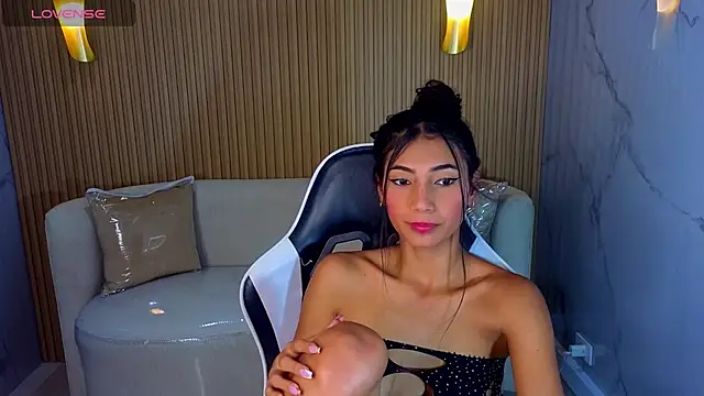 Snapshot of Perla_Moon_Tx chatting on 28, 2, 2026 Perla Moon Tx online show from 28, 2, 2026