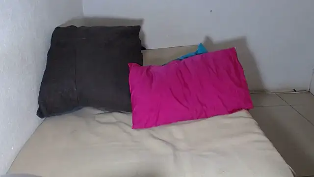 ChubbyBustyX online show from 15, 4, 2026