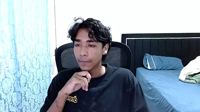 Pedestal diamant online show from 7, 4, 2026