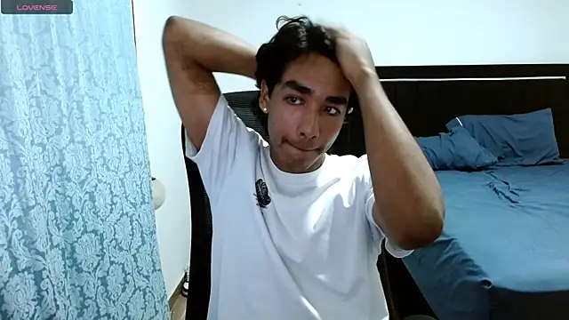 Pedestal diamant online show from 15, 4, 2026