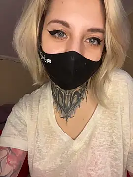 Snapshot of AllisonXAlfred chatting on 26, 2, 2026 AllisonXAlfred online show from 26, 2, 2026