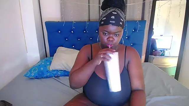 neighbor-ebony online show from 18, 7, 2026
