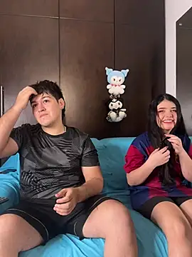 EmilyAndAndrew online show from 27, 3, 2026