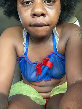 Snapshot of Ebony_Queeen chatting on 5, 4, 2026 Ebony Queeen online show from 5, 4, 2026