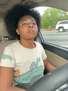 Snapshot of Ebony_Queeen chatting on 6, 4, 2026 Ebony Queeen online show from 6, 4, 2026