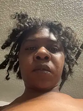 Snapshot of Ebony_Queeen chatting on 27, 4, 2026 Ebony Queeen online show from 27, 4, 2026